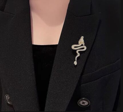 Chinese Style Golden Dragon Soaring, Zodiac Year Dragon Brooch, Men's And Women's Suit Accessories Design Sense Niche Exquisite Brooch, Men's And Women's Chest Flower Fixed Clothes Retro High-end Atmo