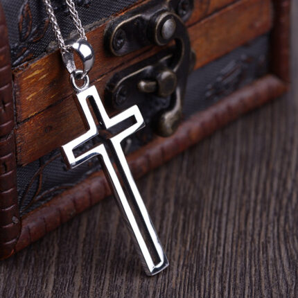Silver Vintage Craft Glossy Hollow Simple Pendant